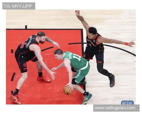 波士顿凯尔特人与多伦多猛虎的激烈对决展现篮球魅力与团队精神